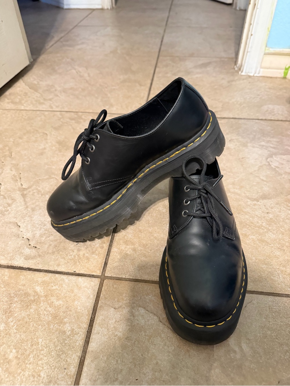 Black Dr.Martens 1461 Quad